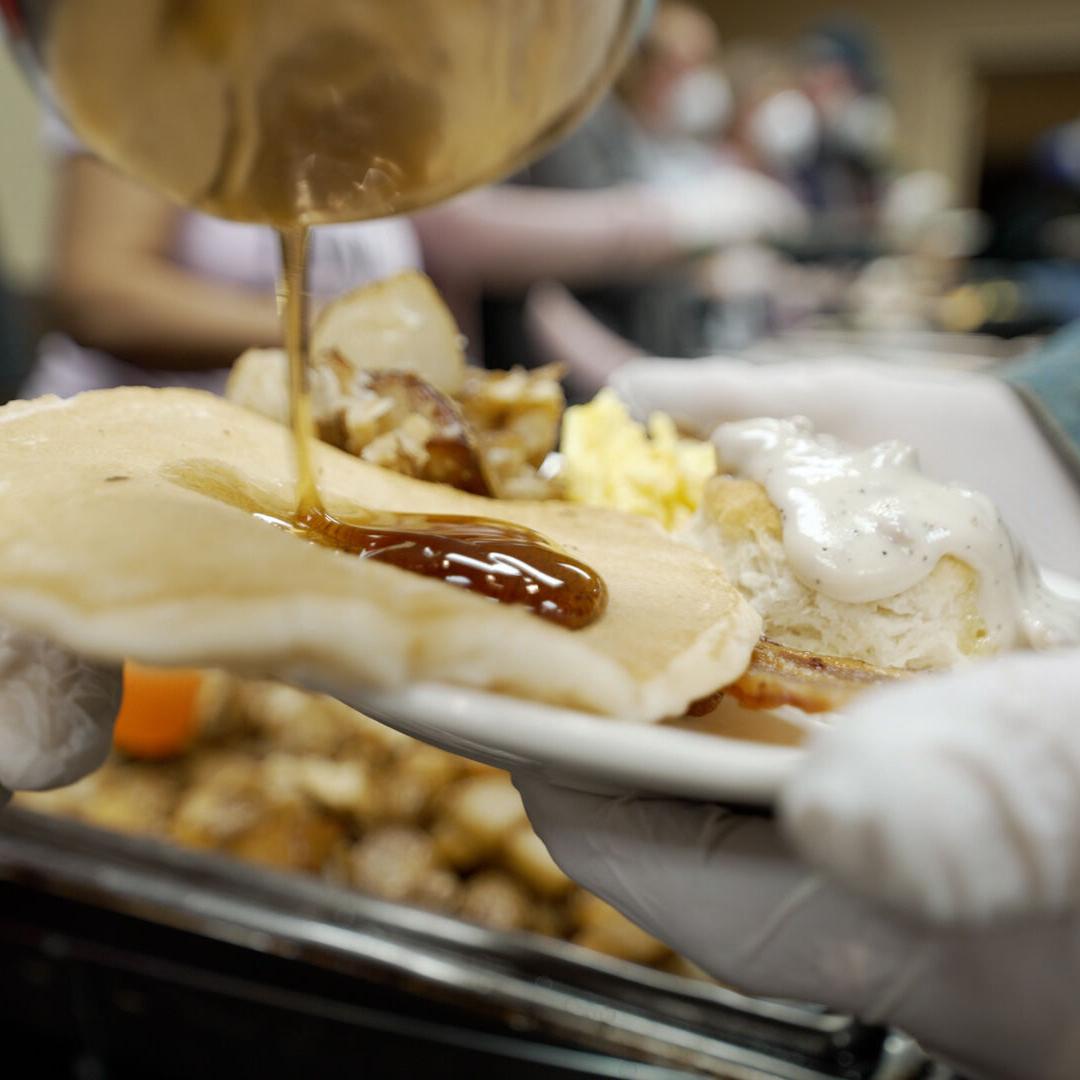 Thanksgiving breakfast at Wayside Christian Mission in Louisville